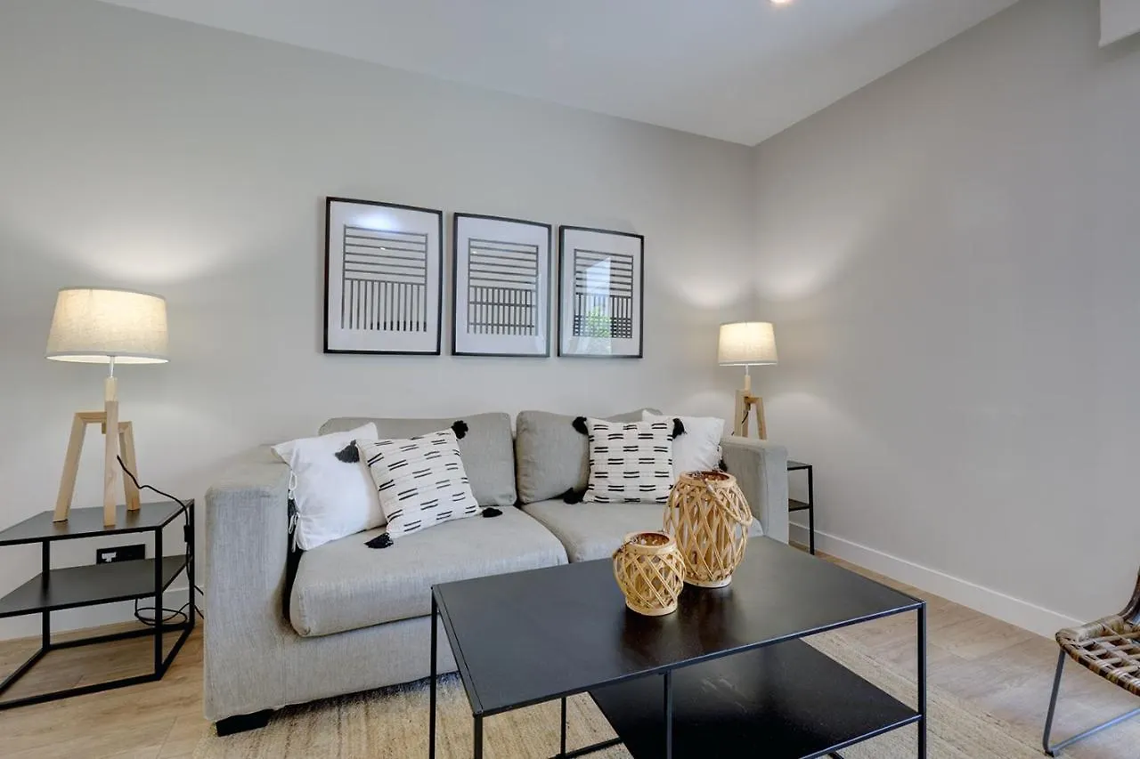 Stylish 2 Bedroom Apartment In Estepona Old Town 0*,