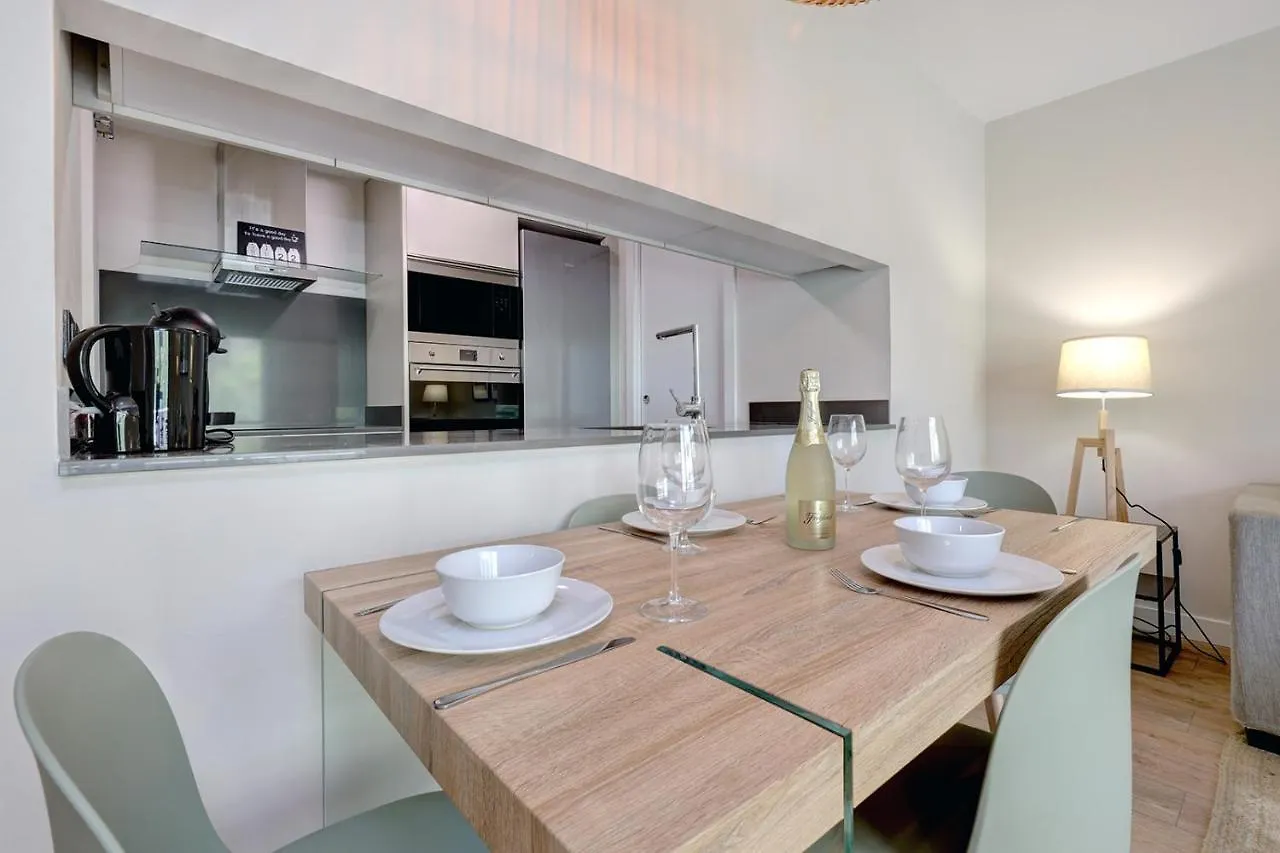Stylish 2 Bedroom Apartment In Estepona Old Town Hiszpania